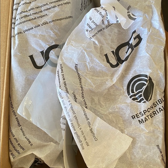 UGG Tasman CHE size 8 - Picture 5 of 5